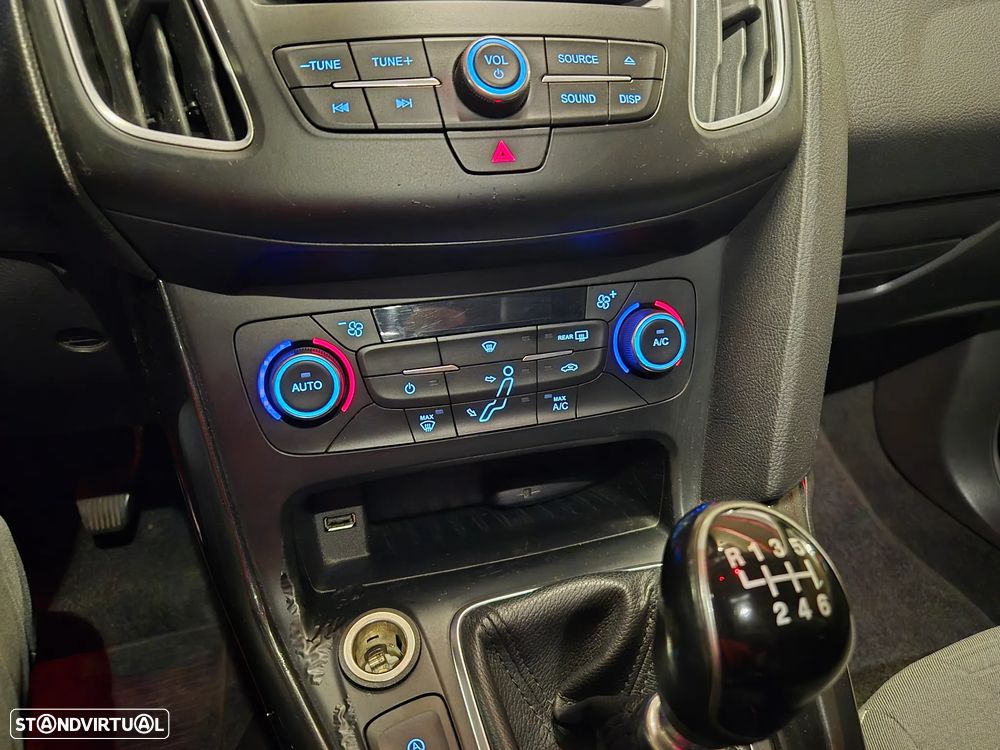 Ford Focus SW 1.5 TDCi Titanium - 17