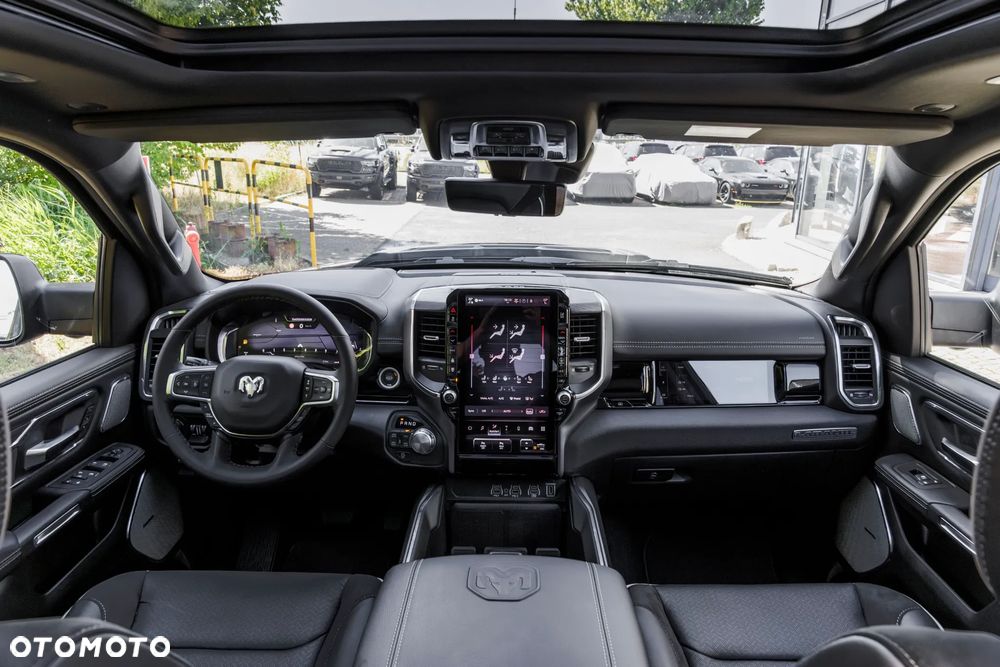 RAM 1500 Laramie Night Premium - 30