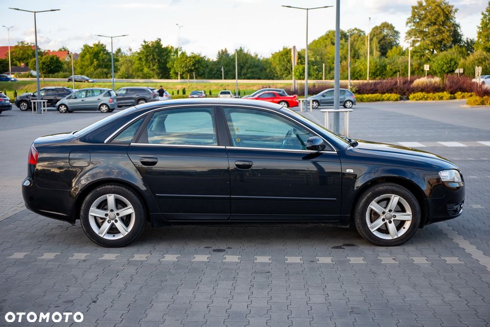 Audi A4 Limousine - 13