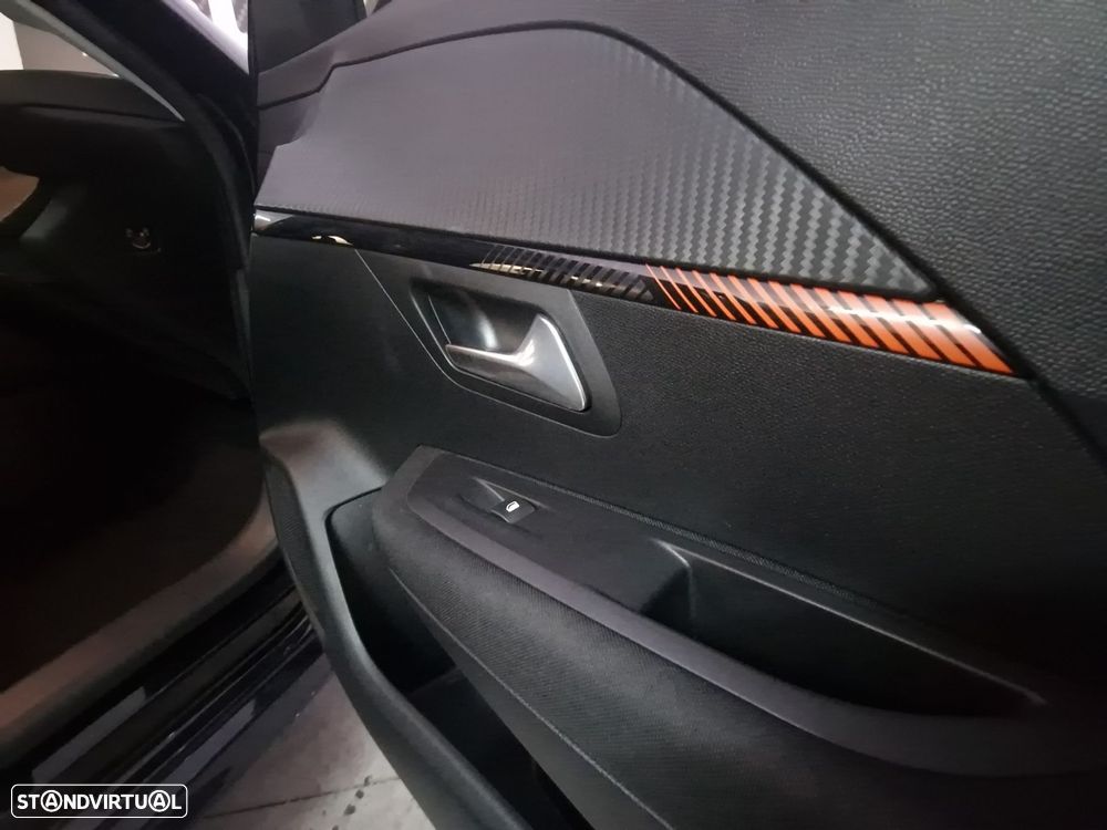 Peugeot 208 1.2 PureTech Active Pack - 17