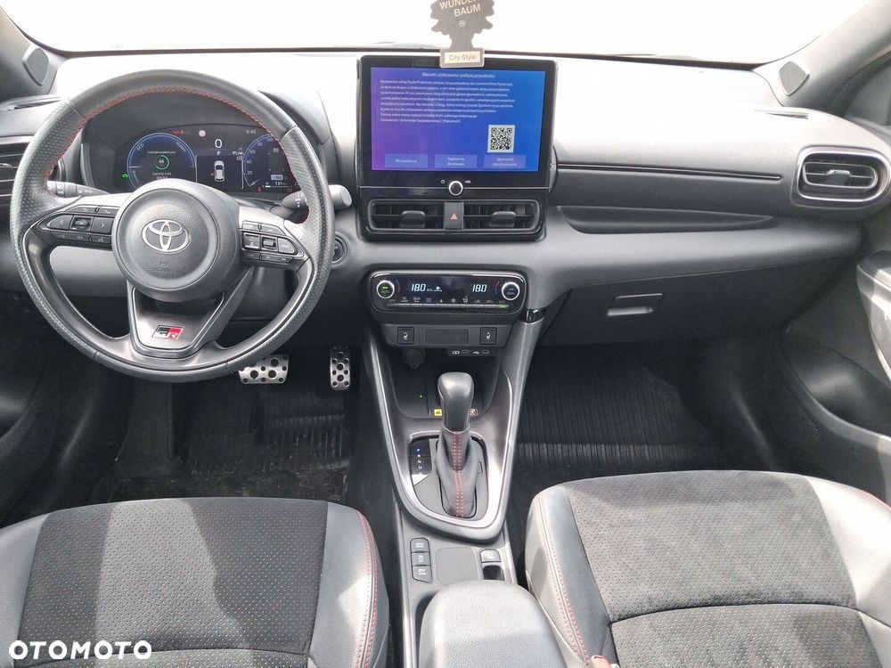 Toyota Yaris - 11