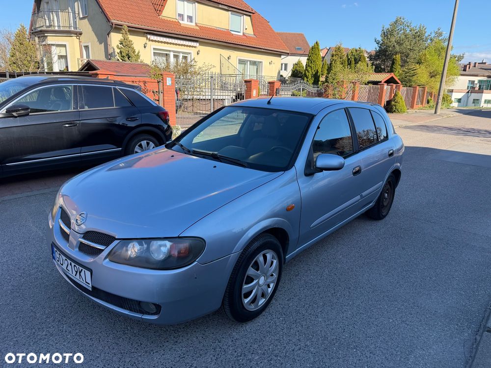 Nissan Almera 1.8 Visia - 1