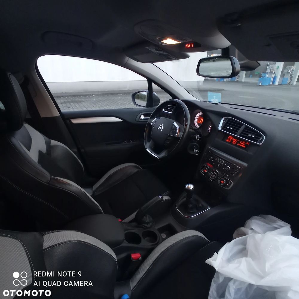 Citroën C4 VTi 120 Exclusive - 4