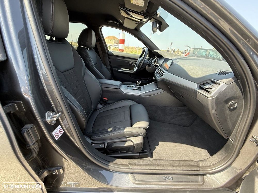 BMW 320 e Touring Line Sport Auto - 27