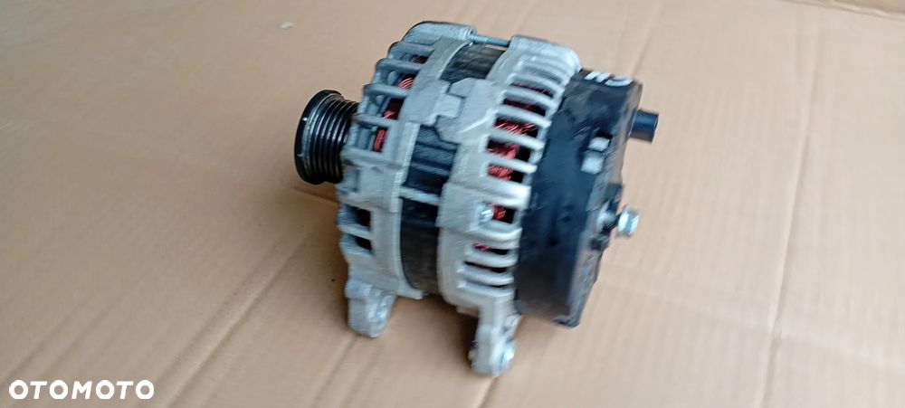 Alternator prądnica Audi A5 8T Lift 2.0 TDI - 2