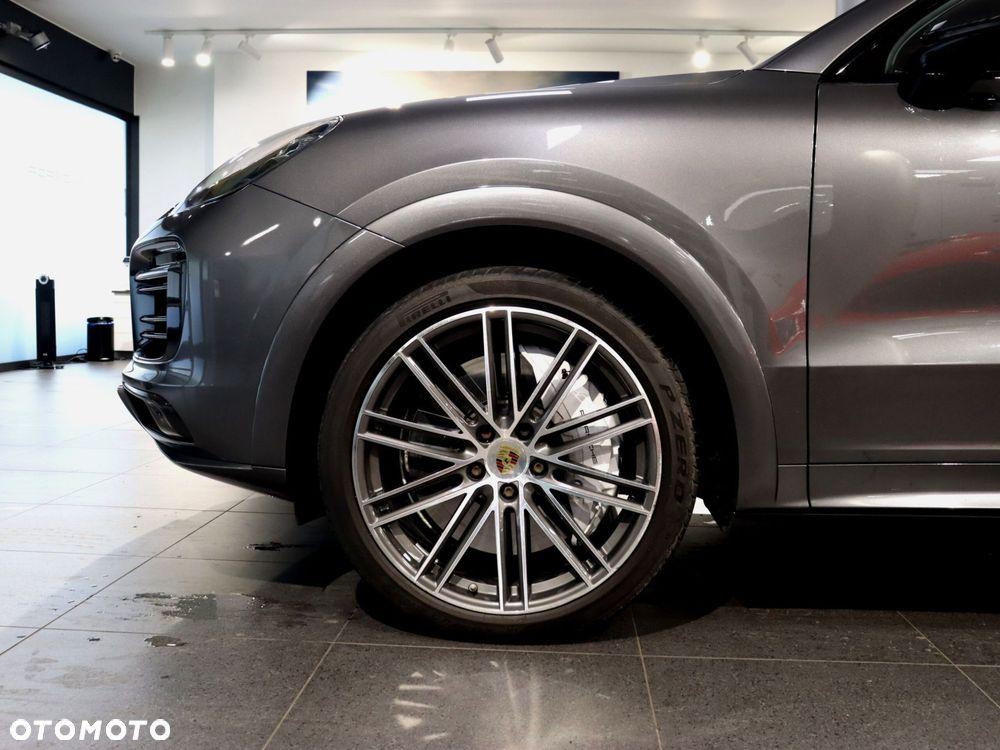 Porsche Cayenne Standard - 26