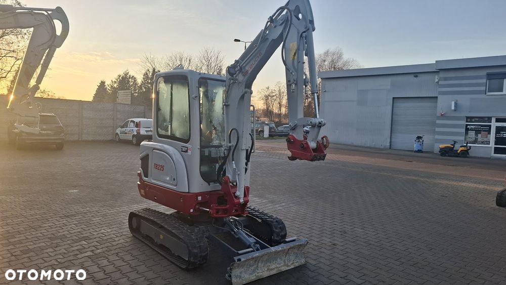Takeuchi Koparka Gąsienicowa Takeuchi TB225 V0 Okazja DEMO Gwarancja - 6
