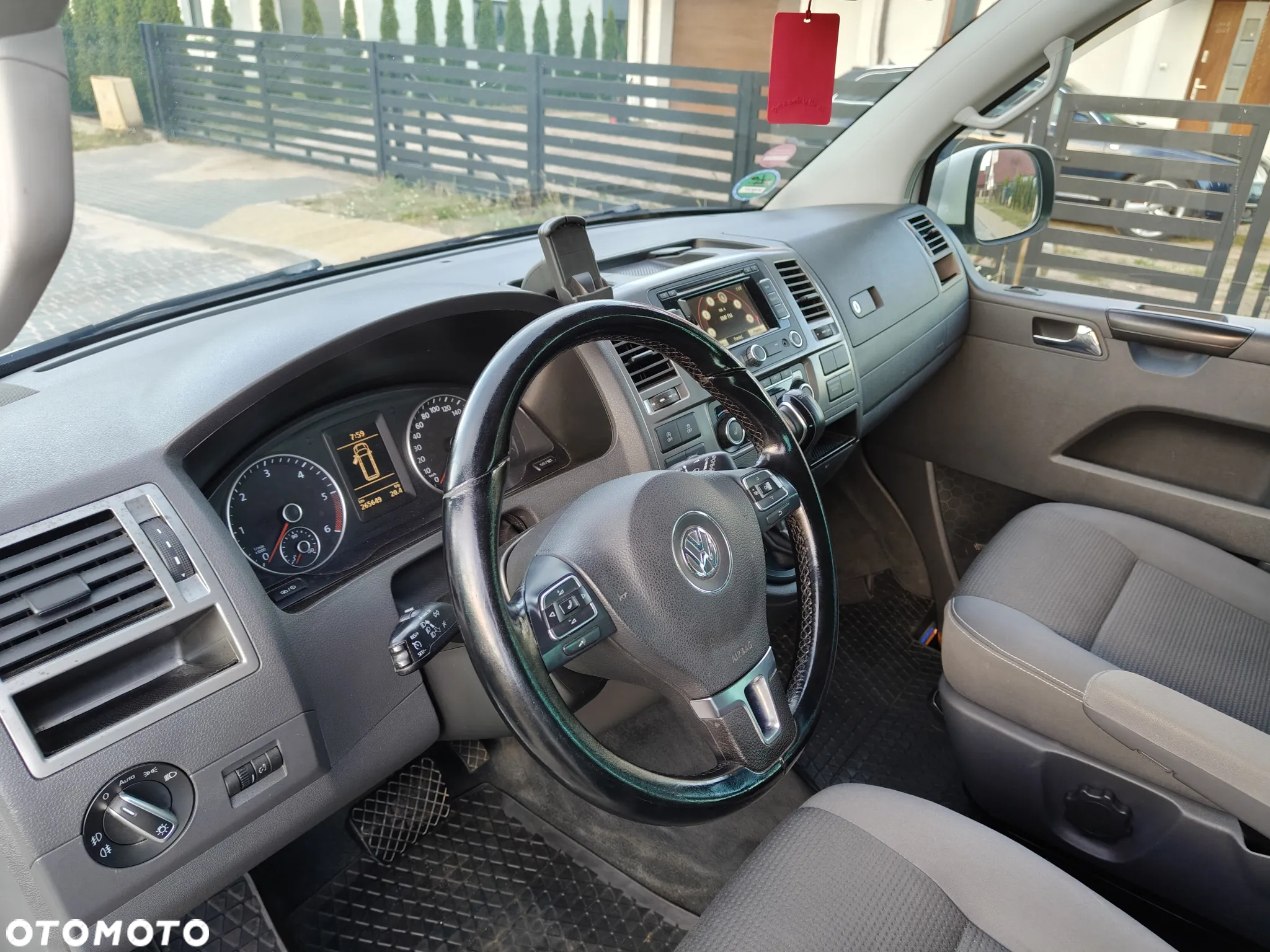 Volkswagen Multivan - 17