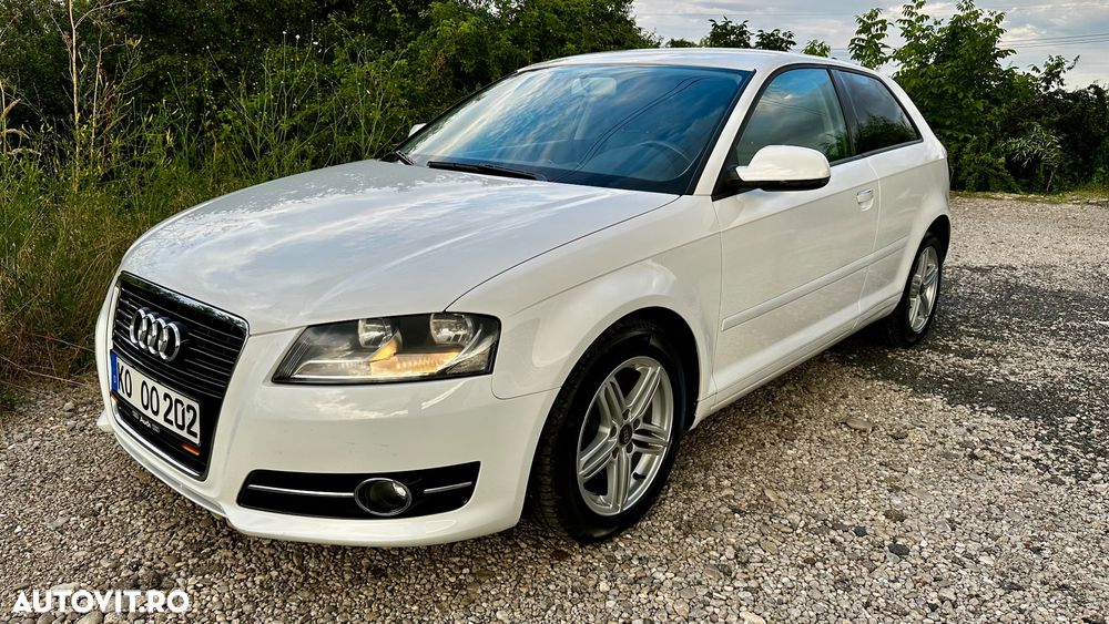 Audi A3 1.6 MPI Attraction - 1