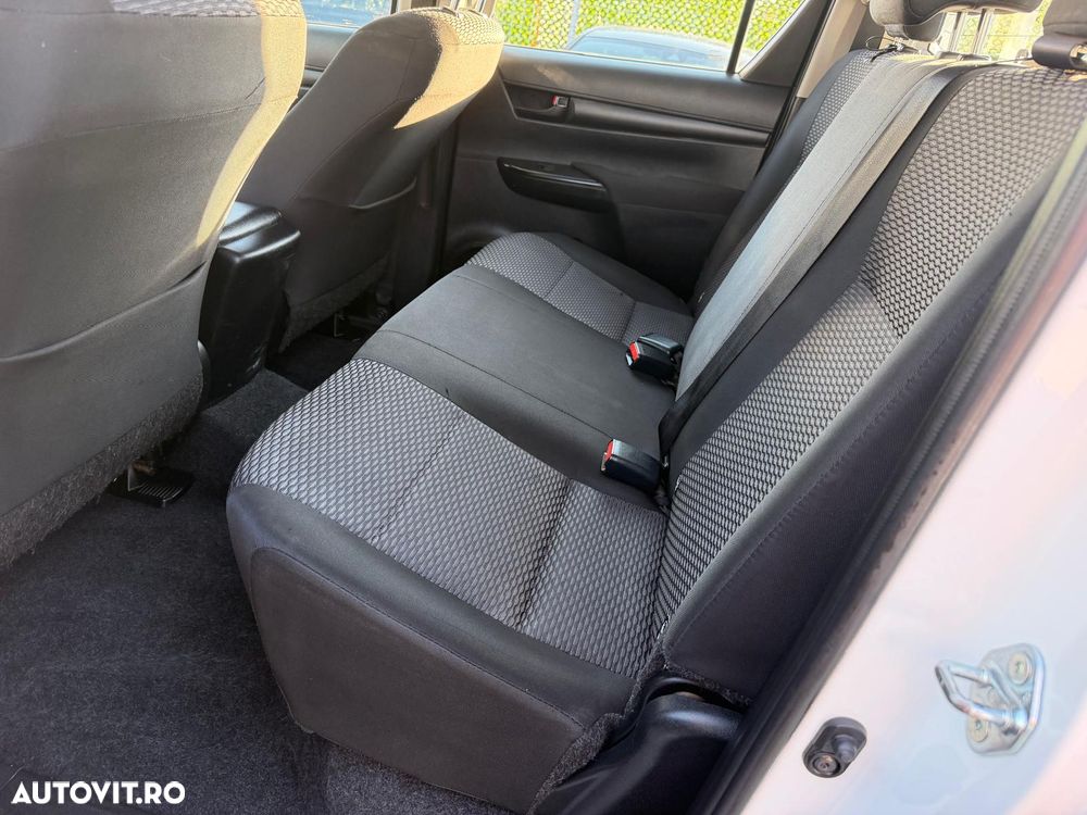 Toyota Hilux 2.4D 150CP 4x4 Double Cab 6MT Comfort - 22