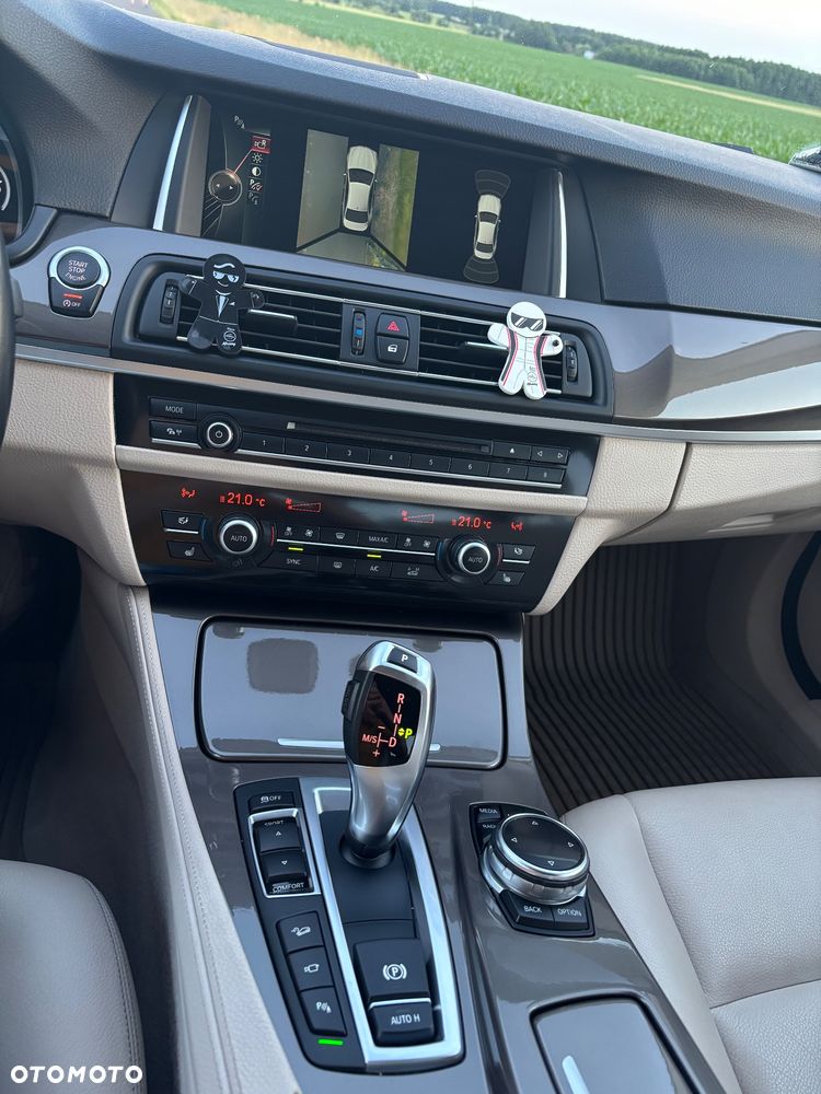 BMW Seria 5 520d xDrive Modern Line - 12