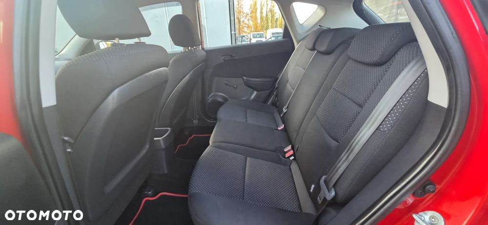 Hyundai i30 1.4 Base + - 27