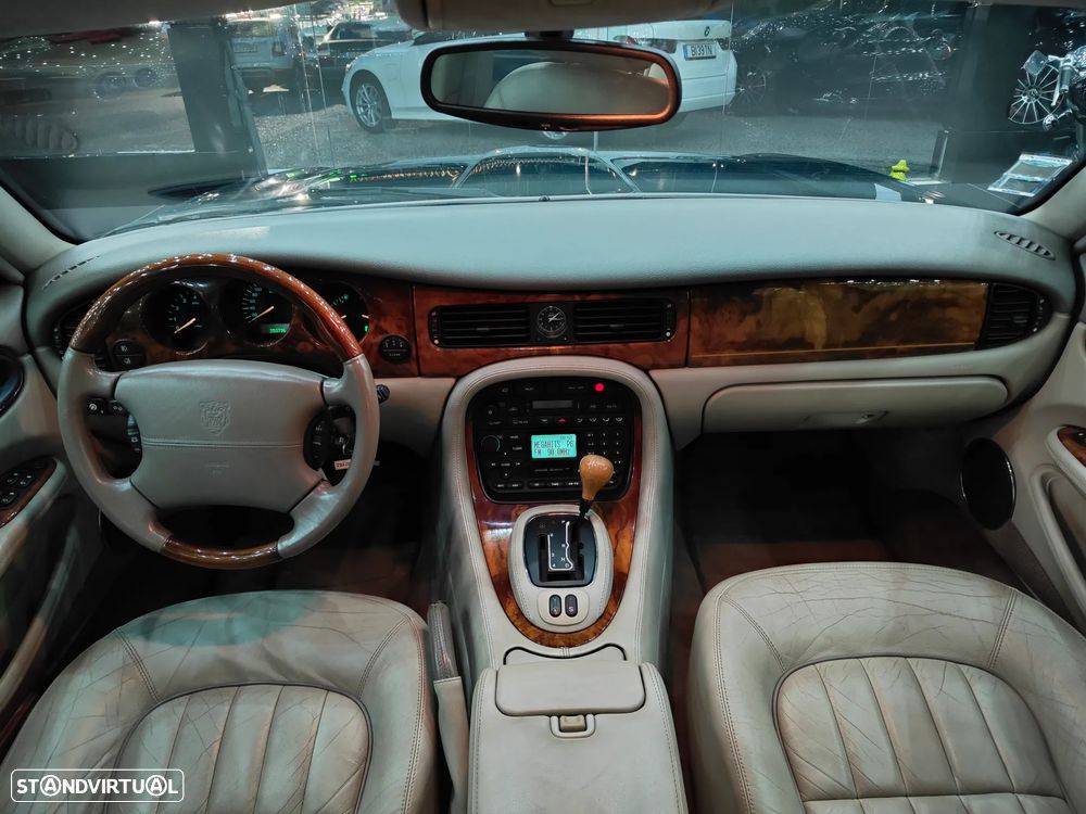 Jaguar XJ XJ8 3.2 Executive - 9