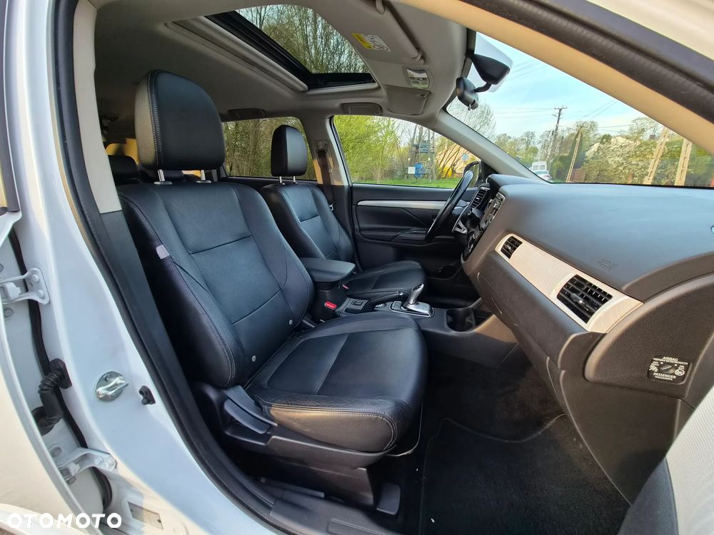 Mitsubishi Outlander - 21