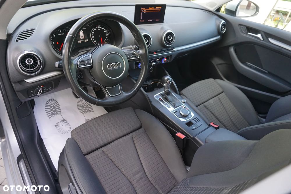 Audi A3 Sportback 2.0 TDI S tronic - 8