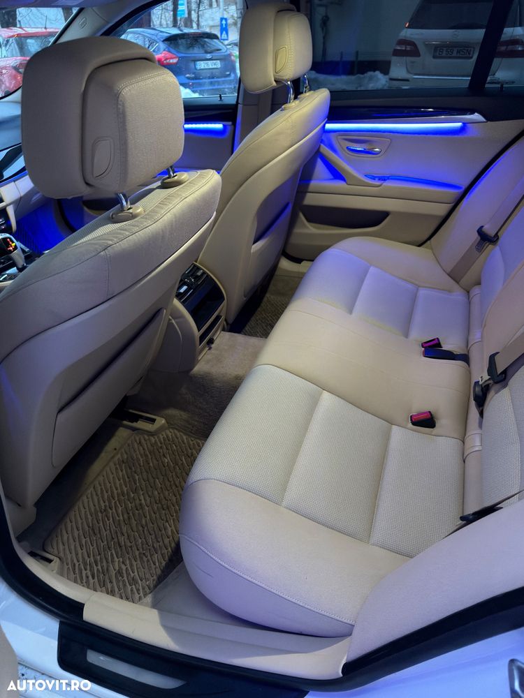 BMW Seria 5 520d Aut. - 11