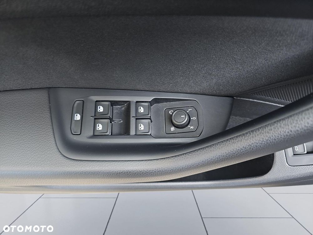 Volkswagen Passat Variant 1.5 TSI EVO Business DSG - 19