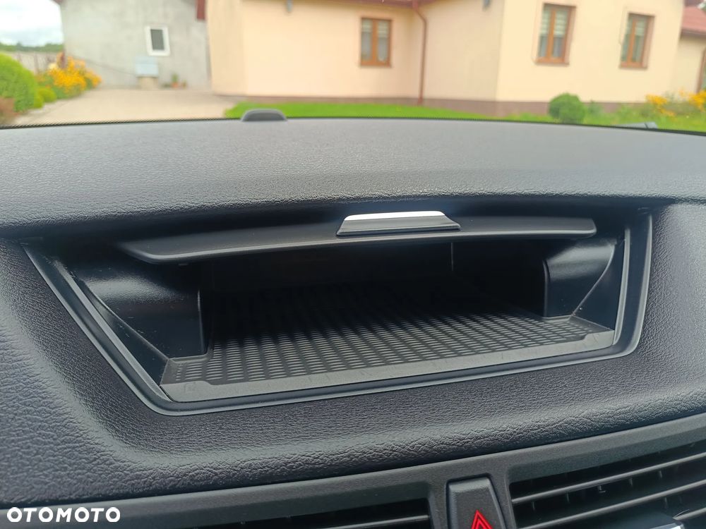 BMW X1 sDrive18i - 25