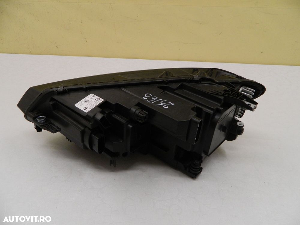 Far dreapta VW Touran Full LED, 2015, 2016, 2017, 2018, 2019, 2020, cod origine 5TB941082D. - 5