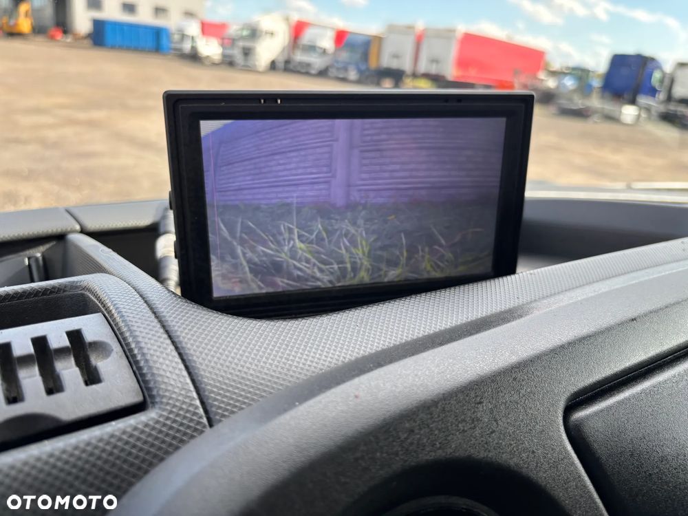 Renault Master Versalift ETL32-125 - 16