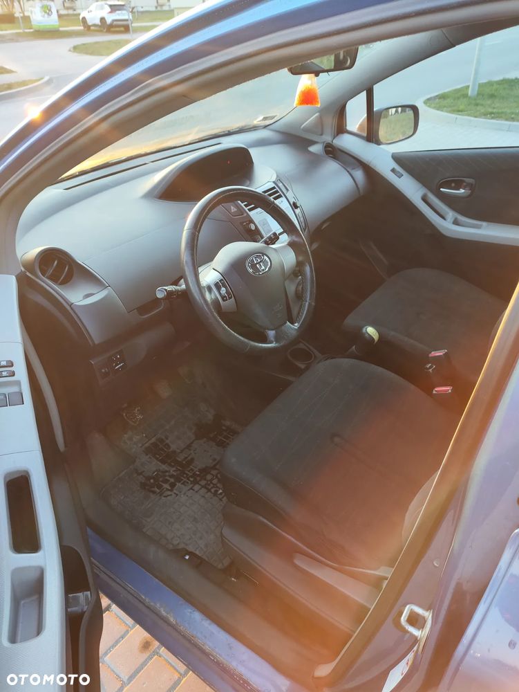 Toyota Yaris - 5