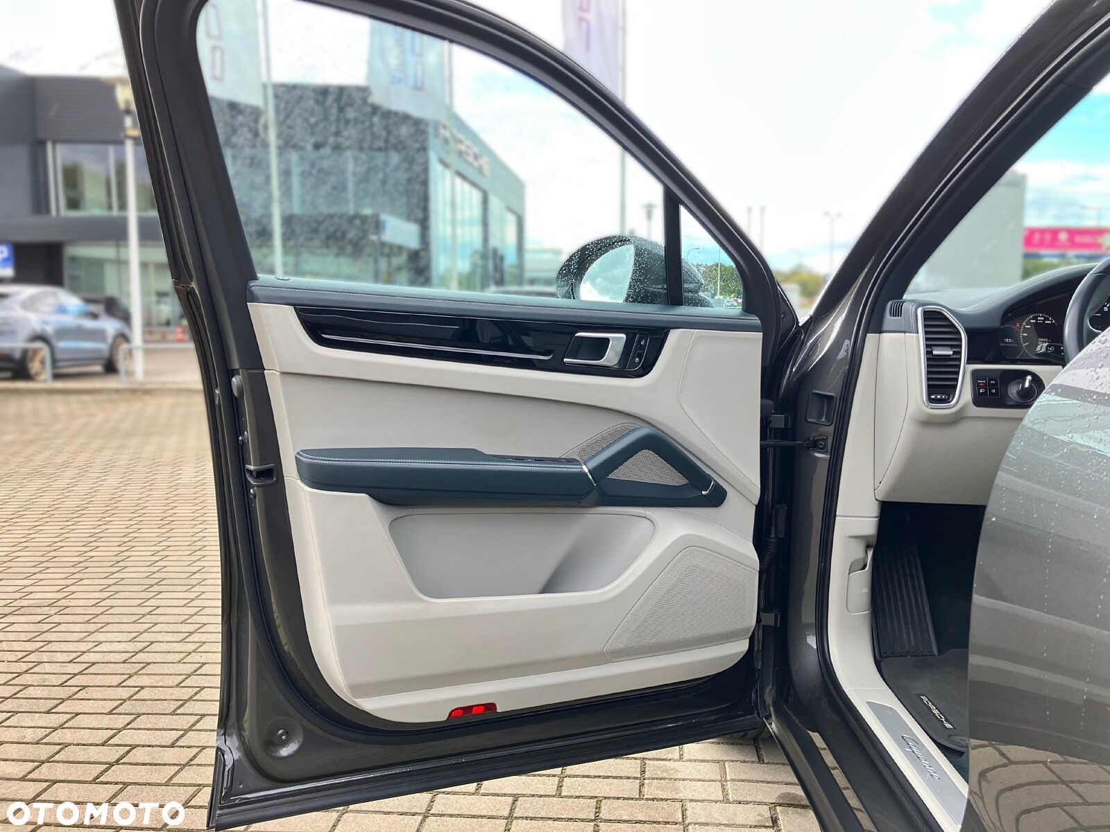 Porsche Cayenne - 16