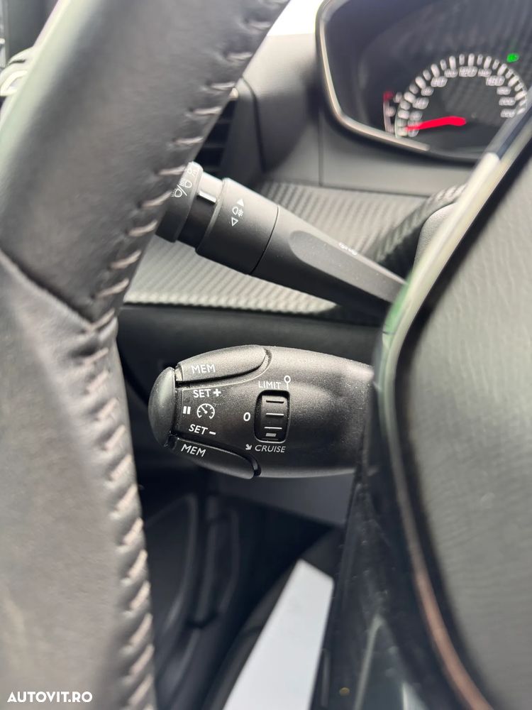Peugeot 2008 1.2 PureTech BVM6 STT Active Pack - 28