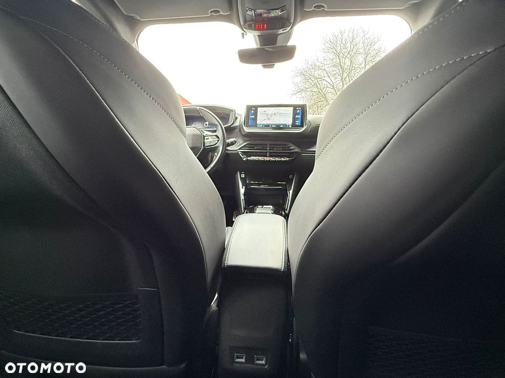 Peugeot 2008 1.2 Pure Tech GPF Allure S&S EAT6 - 23