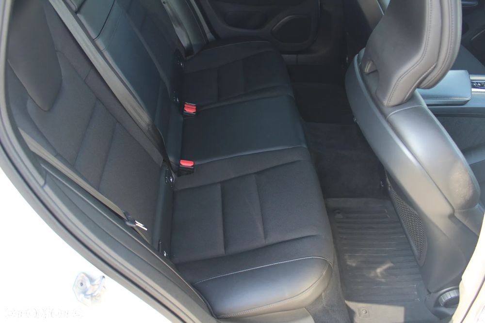 Volvo V60 Cross Country D4 AWD Geartronic Pro - 31