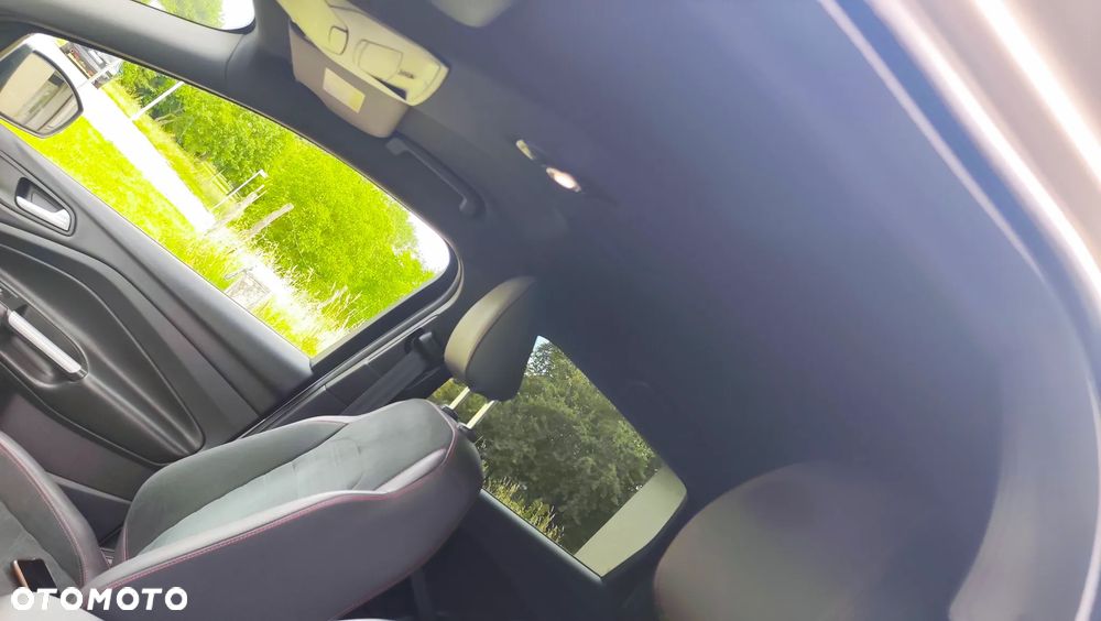 Ford Kuga 1.5 EcoBoost 2x4 ST-Line - 16