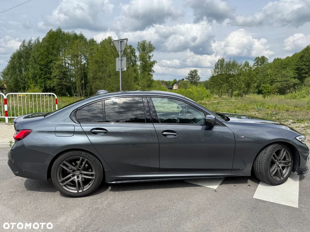 BMW Seria 3 318d M Sport Shadow - 4