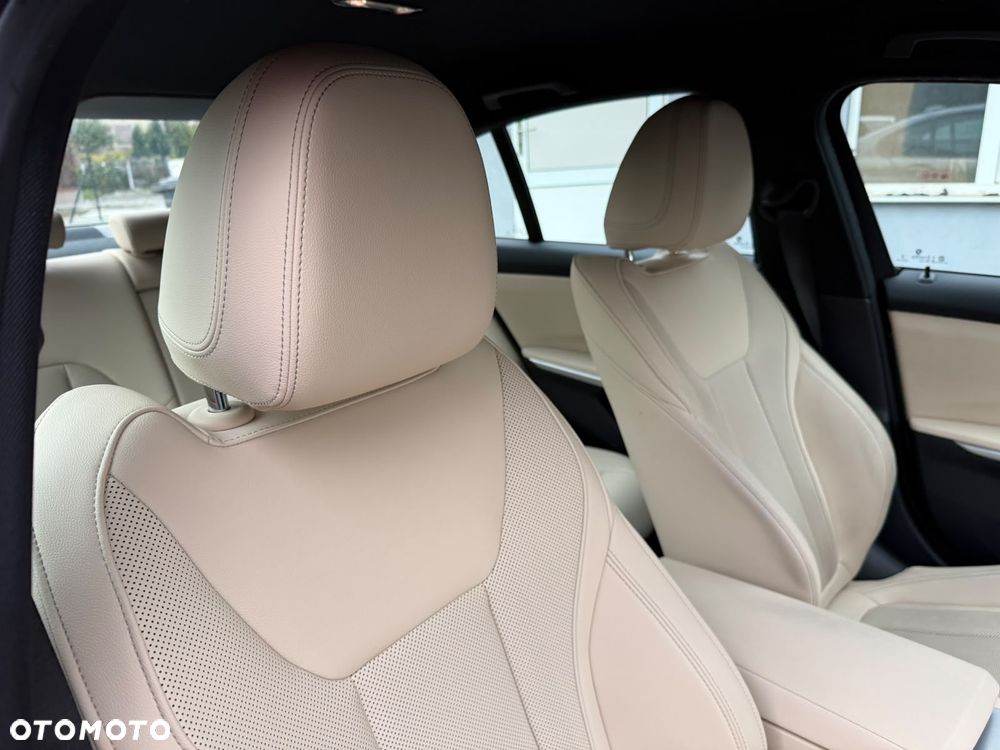 BMW Seria 3 318i M Sport - 25