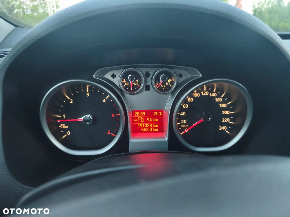 Ford Kuga 2.0 TDCi 4x4 Titanium - 24