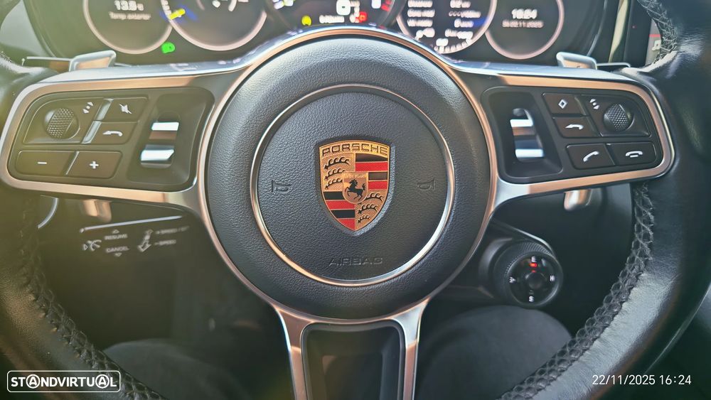 Porsche Taycan Standard - 16