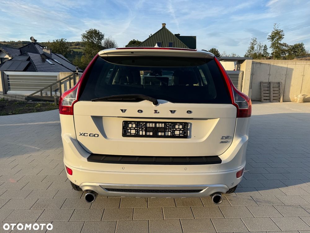 Volvo XC 60 D3 AWD R Design - 6