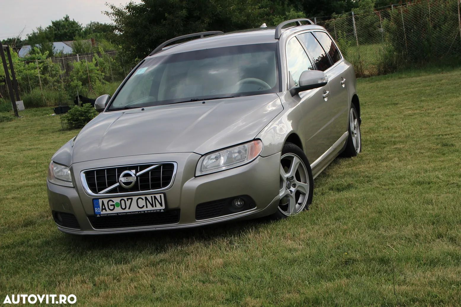 Volvo V70 D2 Summum - 1