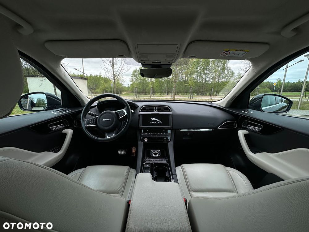 Jaguar F-Pace 25t AWD Prestige - 14