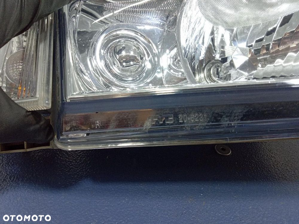 SKODA OCTAVIA I LIFT 00- REFLEKTOR PRAWY LAMPA H4 EU 20-6231 - 6