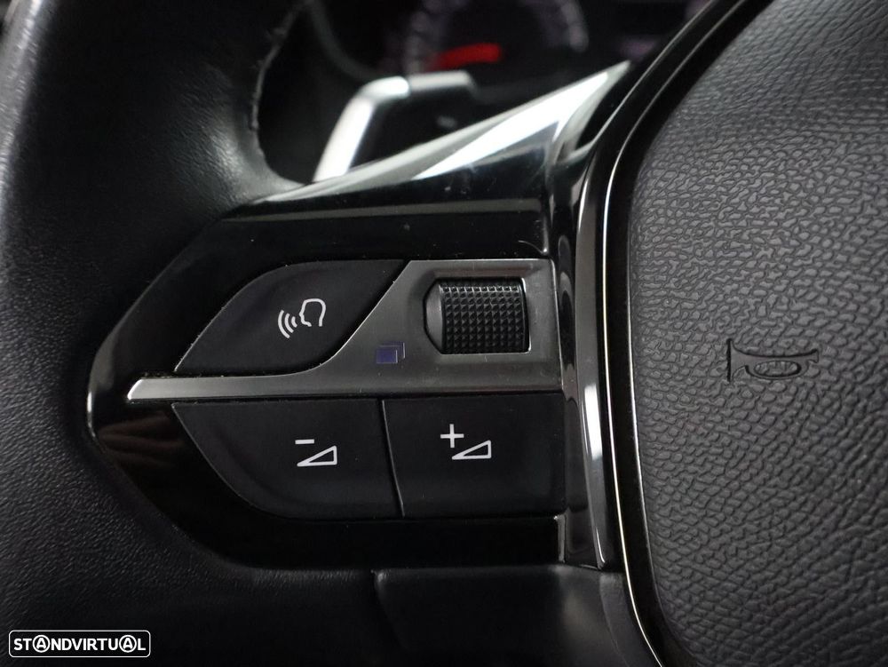 Peugeot 208 1.2 PureTech Allure EAT8 - 16