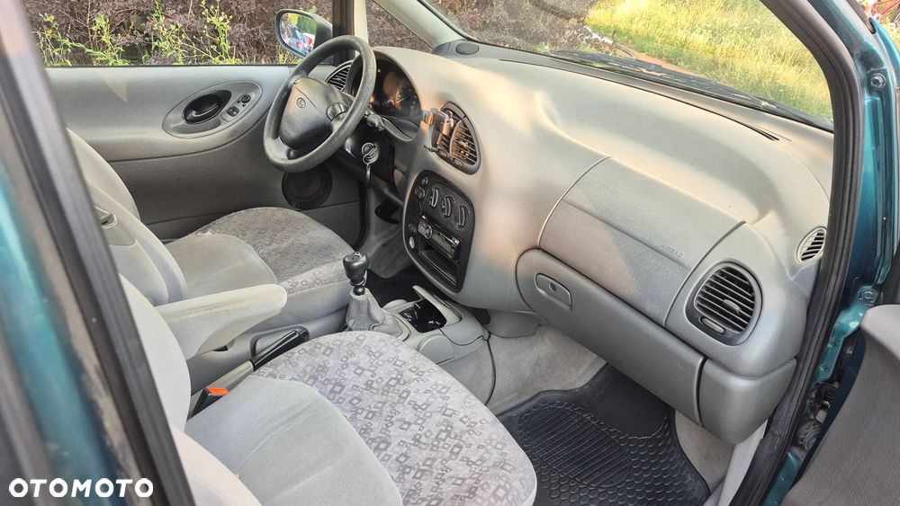 Ford Galaxy 1.9 TDI GLX - 8