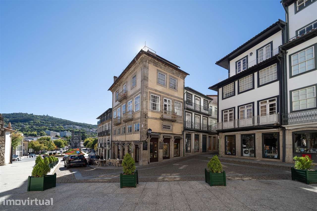 Apartamento T0 para venda em pleno Centro Histórico de Guimarães. - Grande imagem: 3/17
