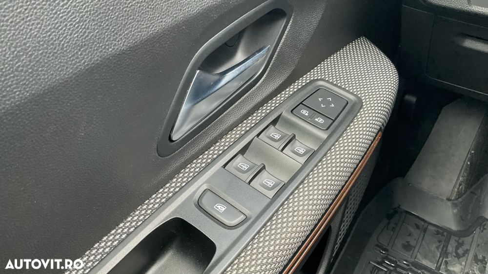 Dacia Sandero Stepway TCe 90 MT6 Comfort - 28