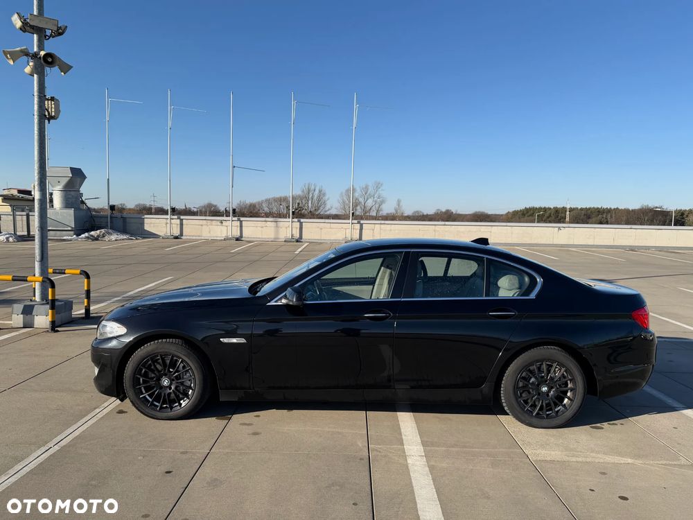 BMW Seria 5 535d xDrive - 23