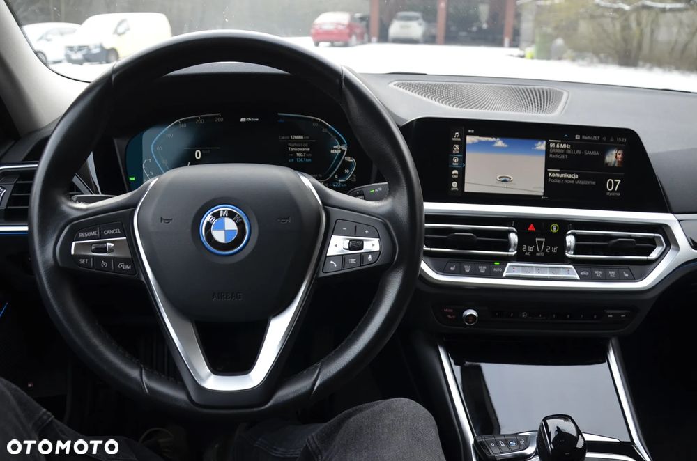 BMW Seria 3 320e Sport Line - 23