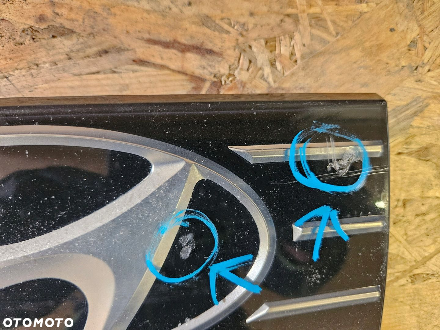 HYUNDAI IONIQ IV 16- LOGO EMBLEMAT ZNACZEK POD RADAR 86367-G2000 - 3