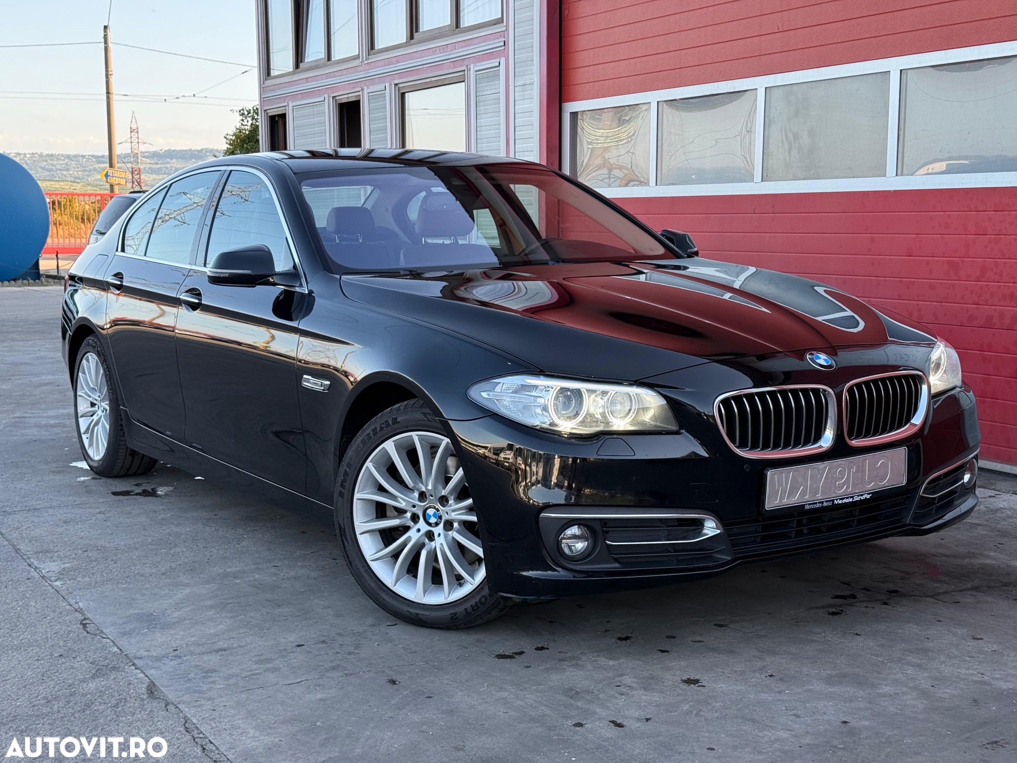 BMW Seria 5 520d xDrive AT - 2