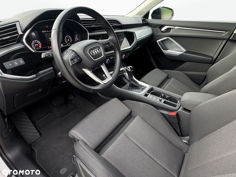 Audi Q3 Sportback - 12