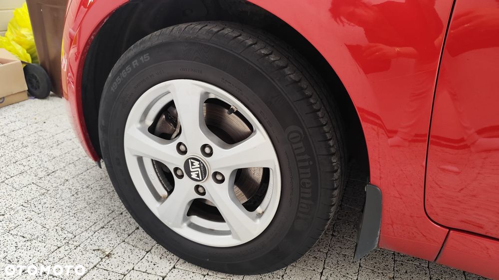 Kia Venga 1.6 L - 10