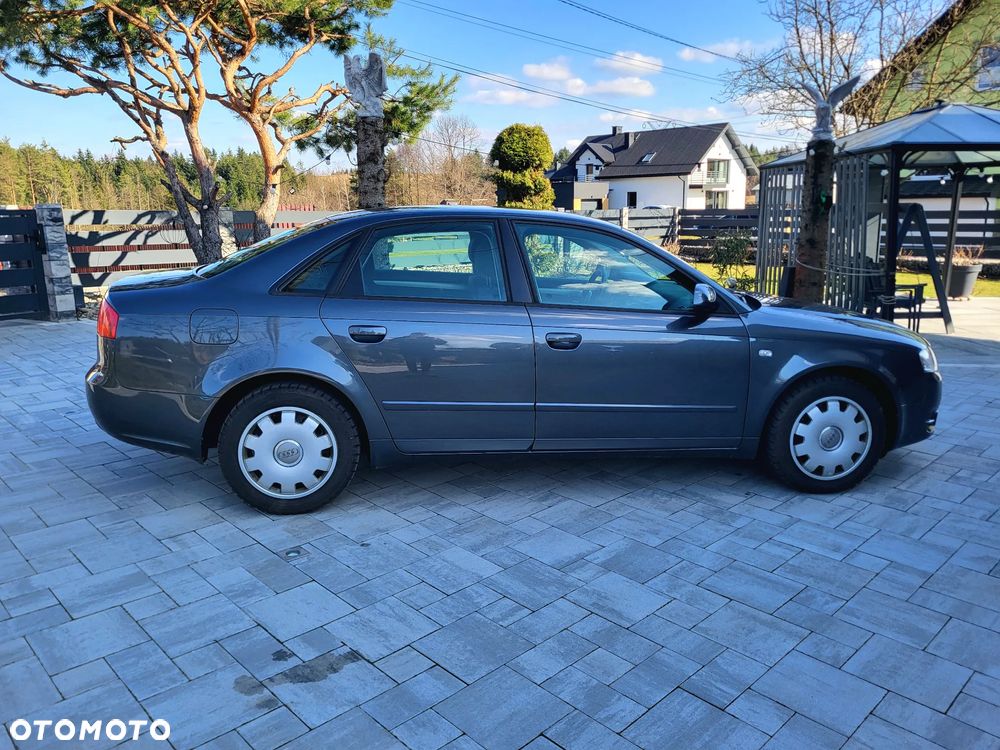 Audi A4 Limousine - 5