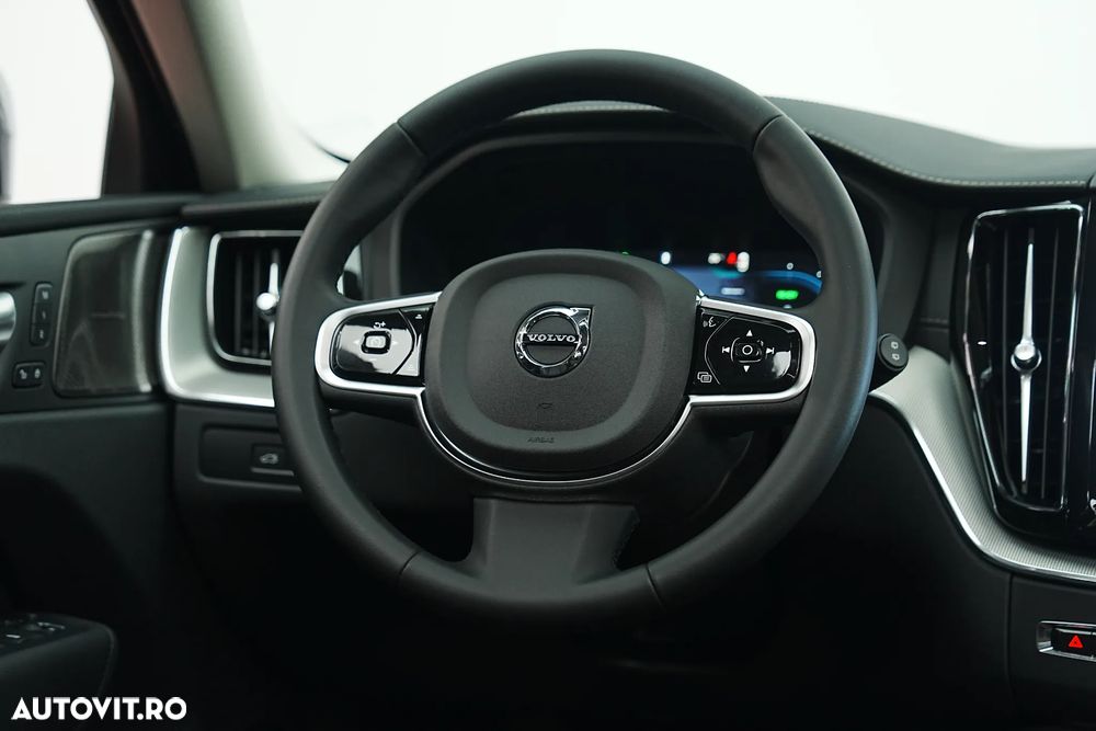 Volvo XC 60 T6 AWD Plus Dark - 22